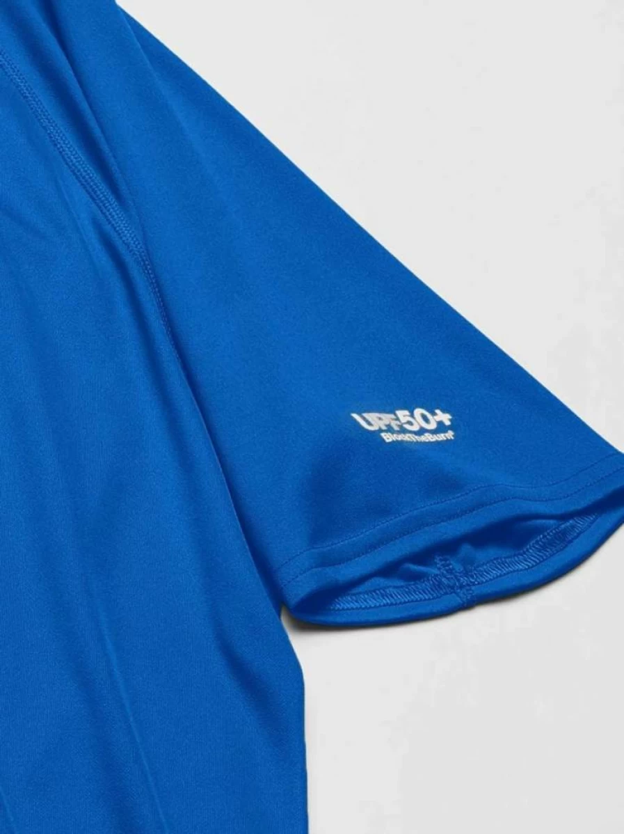 Speedo Men's UV Protection Swim Shirt Short Sleeve Regular Fit Solid Quick-Dry Rash Guard